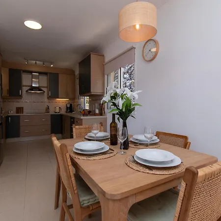 Avalon Lovely 3 Bedroom Private Heated Pool Villa Puerto de Santiago (Tenerife)