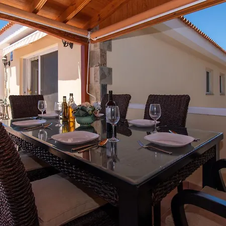Villa Avalon Lovely 3 Bedroom Private Heated Pool Puerto de Santiago (Tenerife)