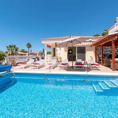 Avalon Lovely 3 Bedroom Private Heated Pool וילה