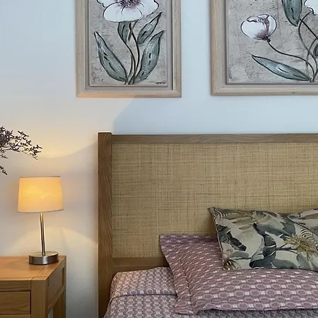 Avalon Lovely 3 Bedroom Private Heated Pool וילה