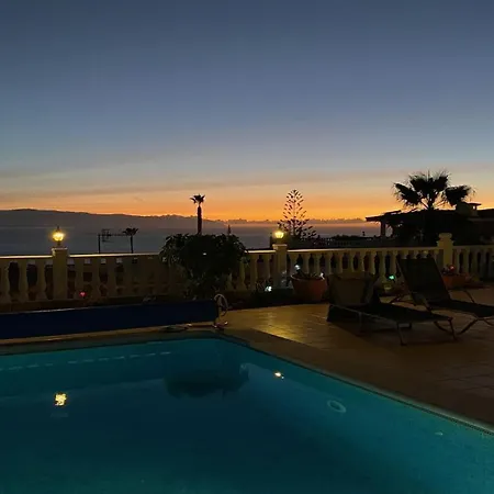 Avalon Lovely 3 Bedroom Private Heated Pool